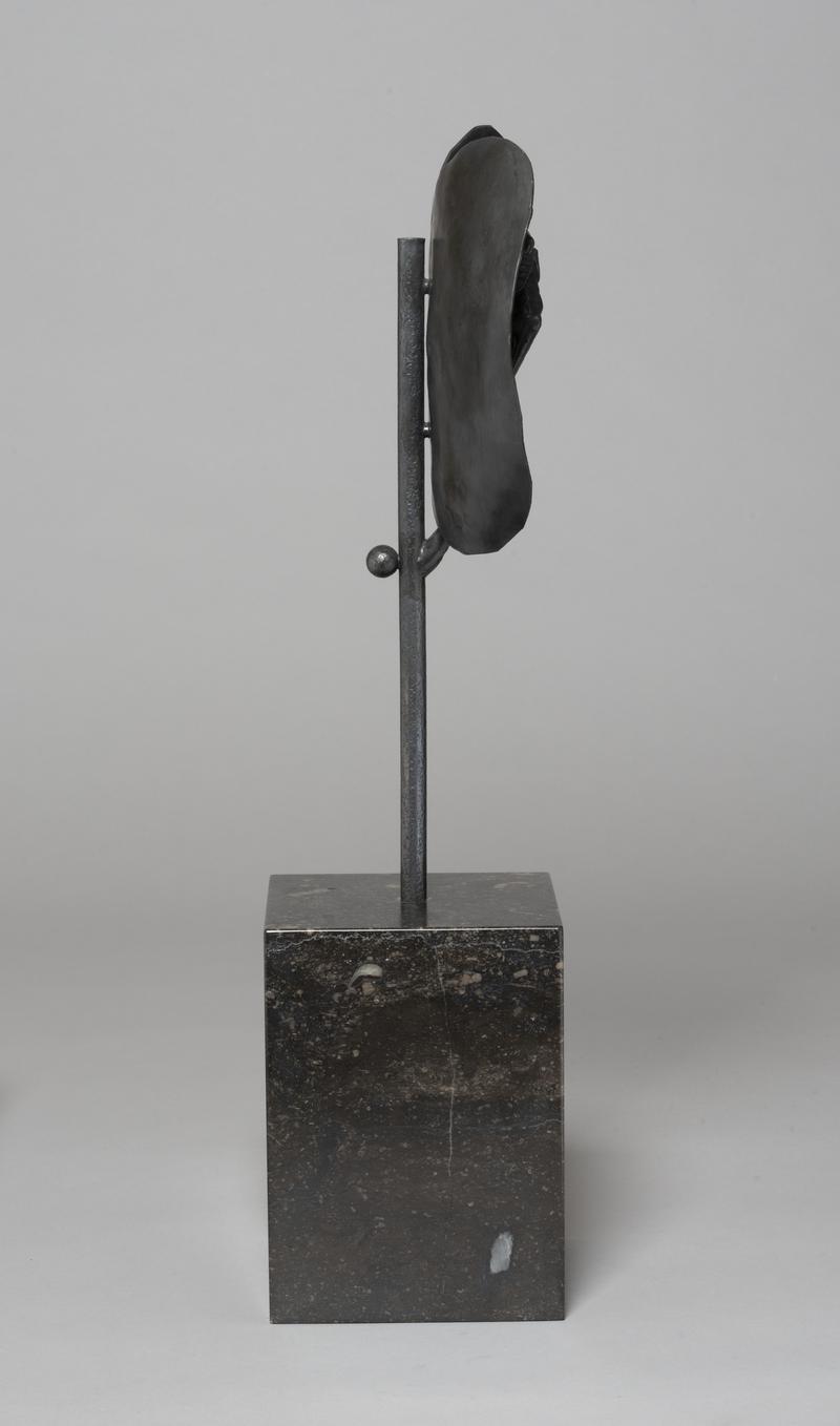 Crucifix figure
