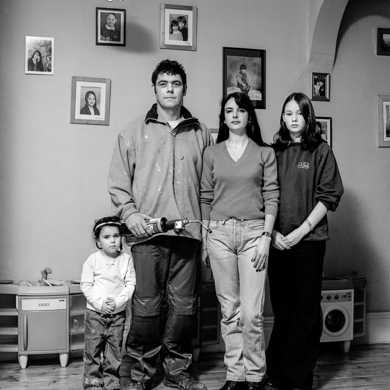 Roberts family: Megan, Trefor, Sian Hurn, Siobhan Hamill. Photo shot: Knighton, 8th December 2002.