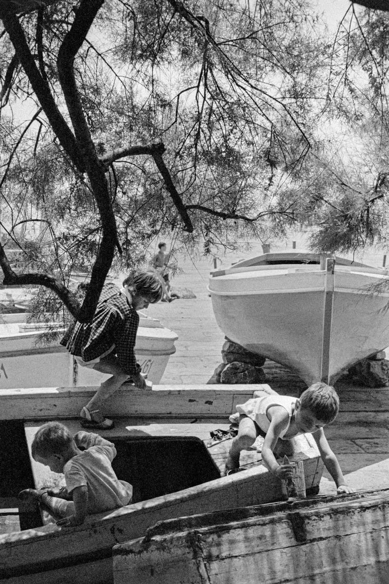 CROATIA (was Yugoslavia). Dubrovnik. Children playing on the beach. 1964.