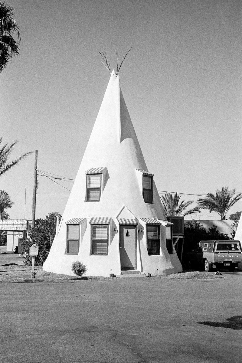 USA. ARIZONA. Tempe. Local motel. 1978