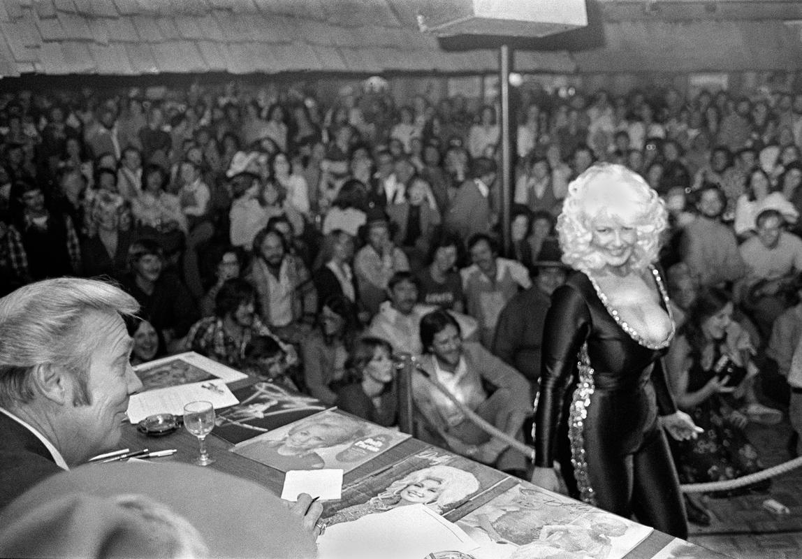 USA. PHOENIX. Dolly Parton (an American Country and Western singer) 'Look Alike' competition. 1979.