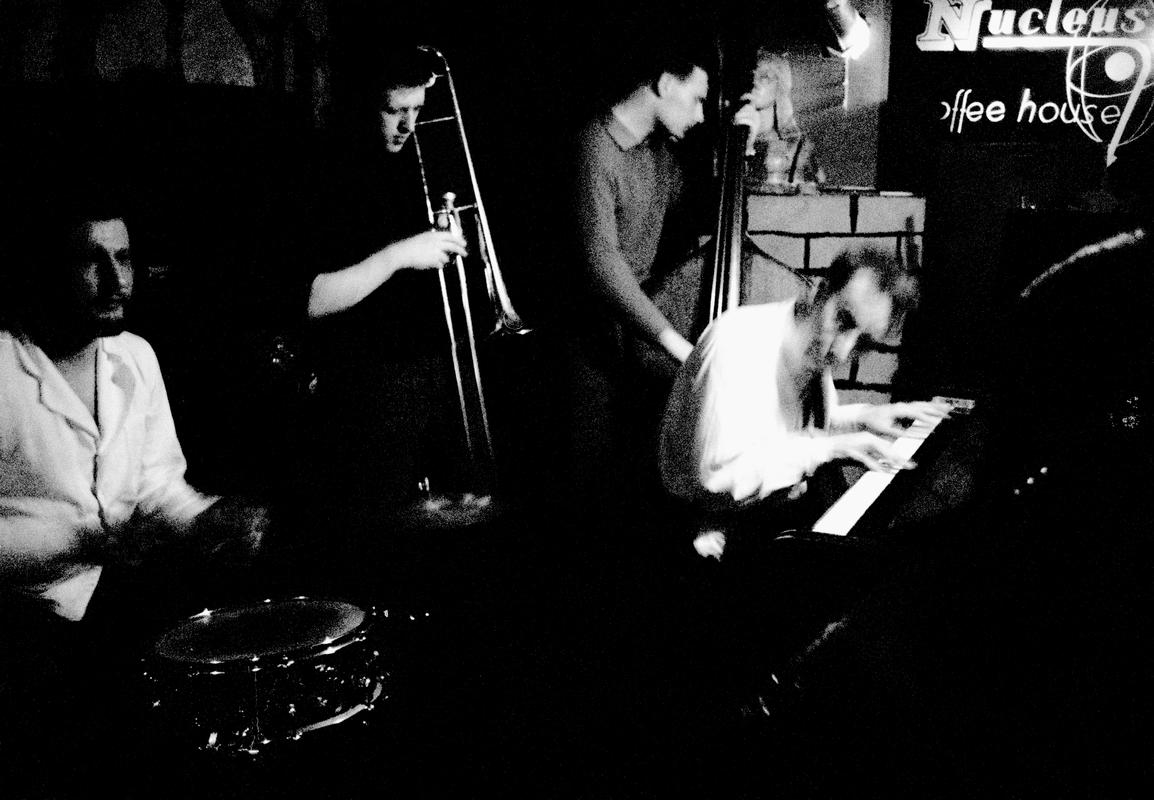 GB. ENGLAND. London. The Nucleus a late night coffee and spaghetti meeting place which attracted musicians to form impromptu bands every night. Taken on a Contax 2 camera (first professional camera). 1957