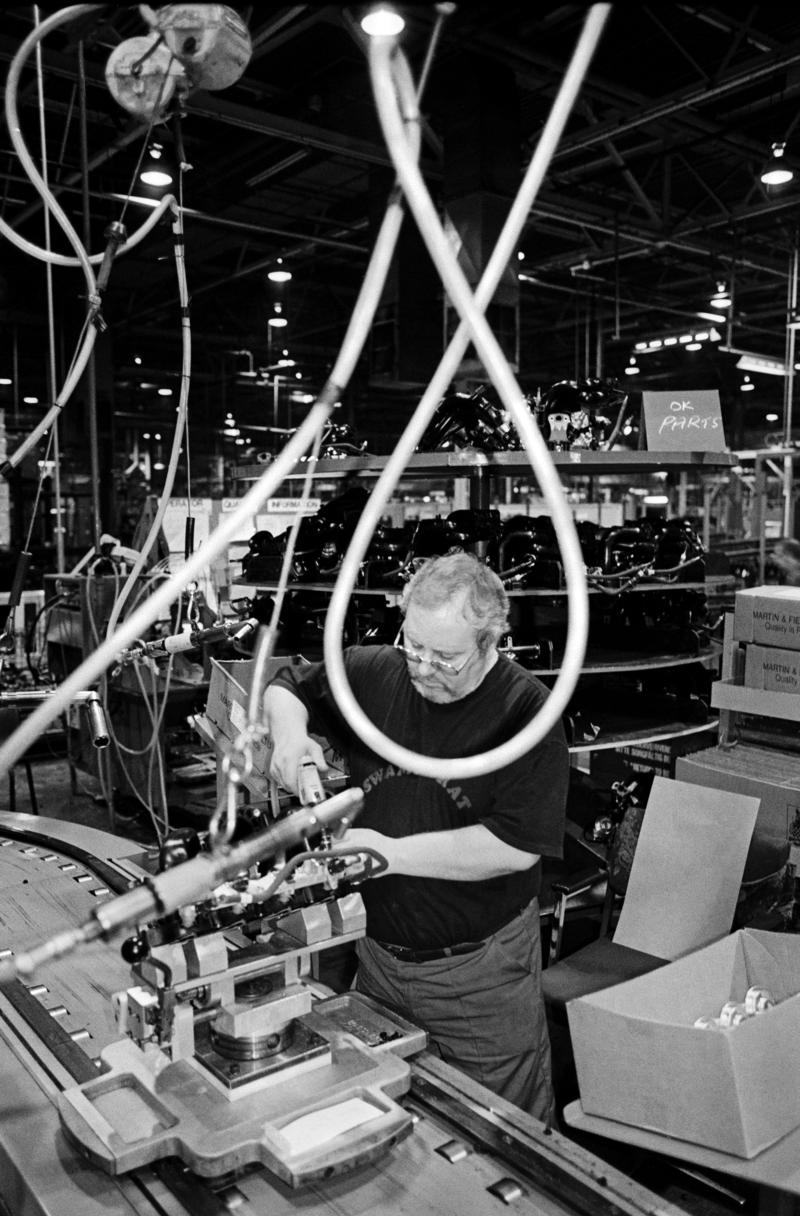 GB. WALES. Bridgend. The Ford engine plant. 1996.