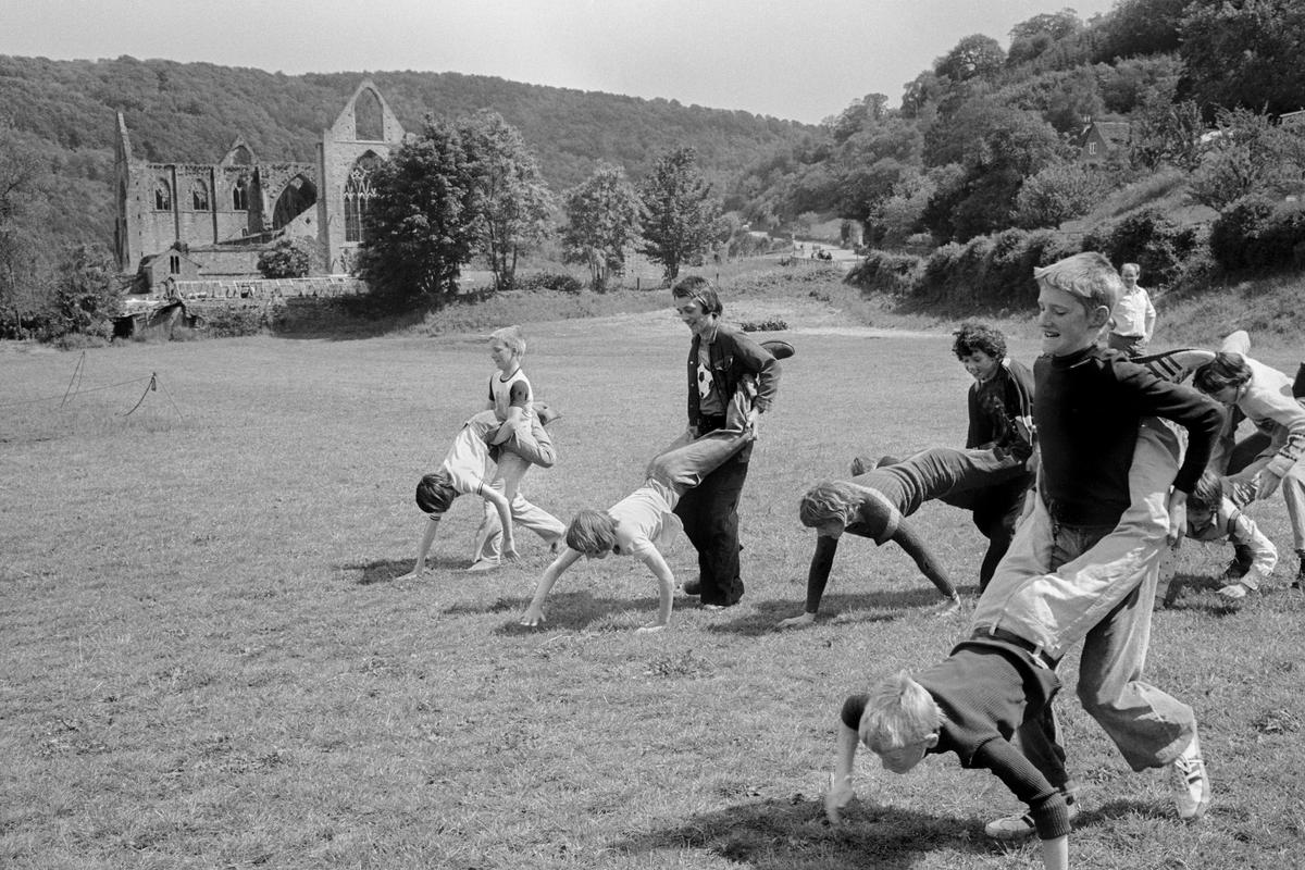 GB. WALES. Tintern. Queen's Jubilee festival sports day. 1977