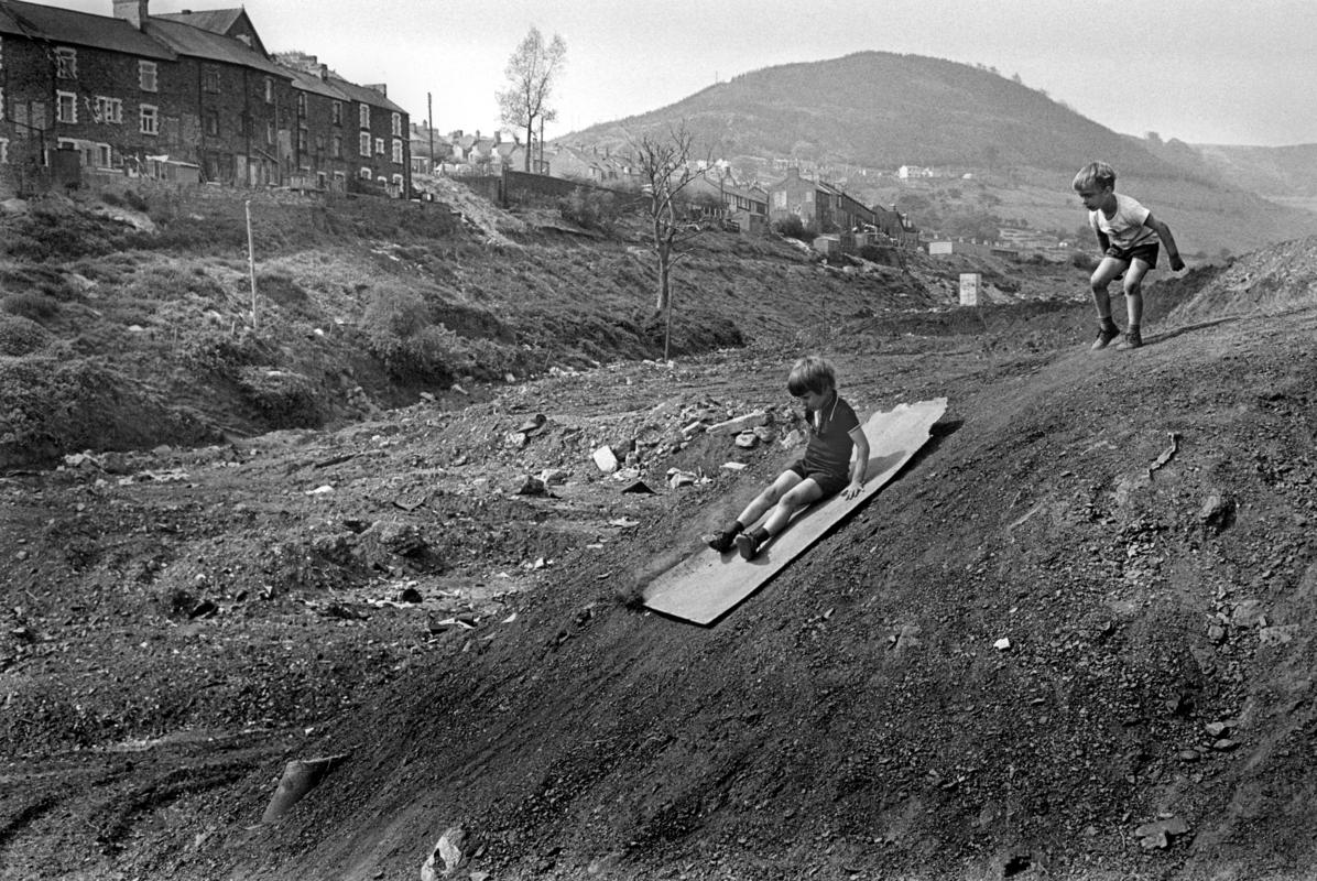 GB. WALES. Abertillery. Play on slag heap. 1977.