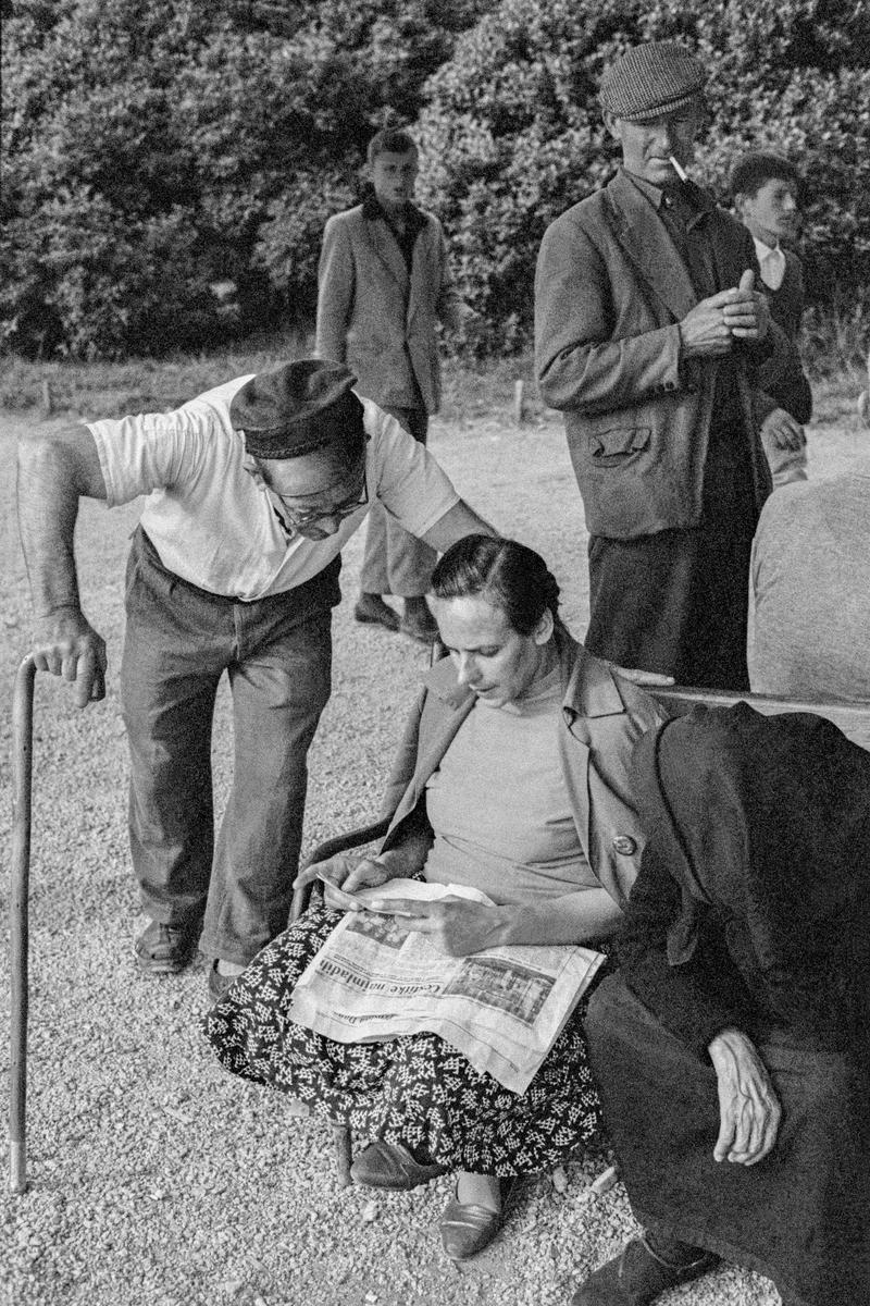 CROATIA (was Yugoslavia). Dubrovnik. General street scene, reading the local newspaper. 1964.