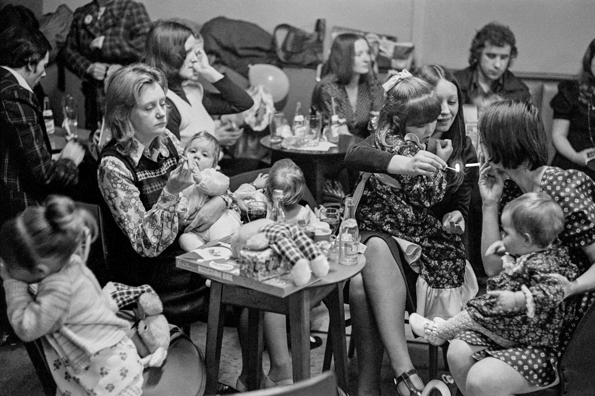 GB. WALES. Abertillery. Children's party. 1974.