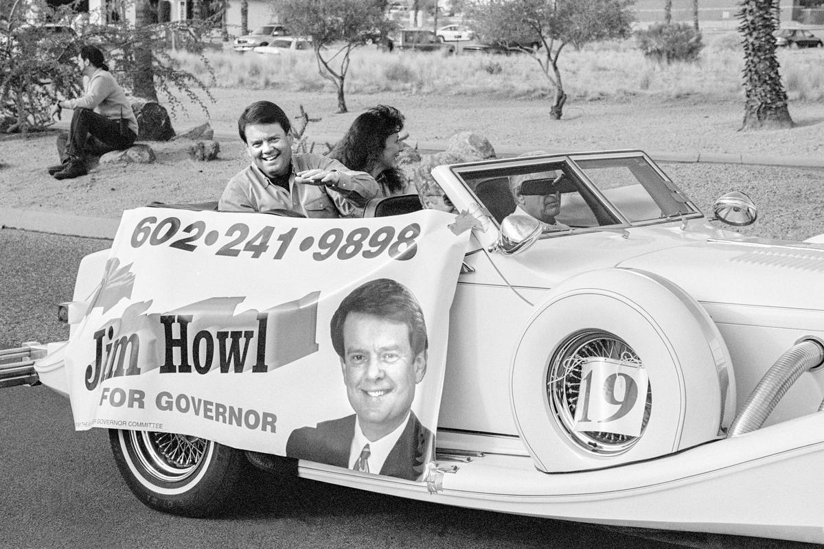 USA. ARIZONA. Fountain Hills. The annual parade. A good time for electioneering. 1997.