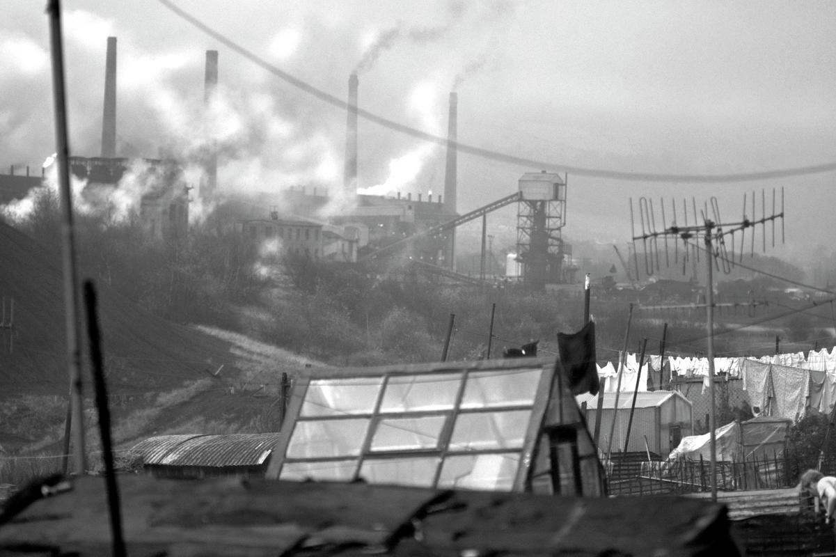 GB. WALES. Ebbw Vale. Monday wash day. 1972