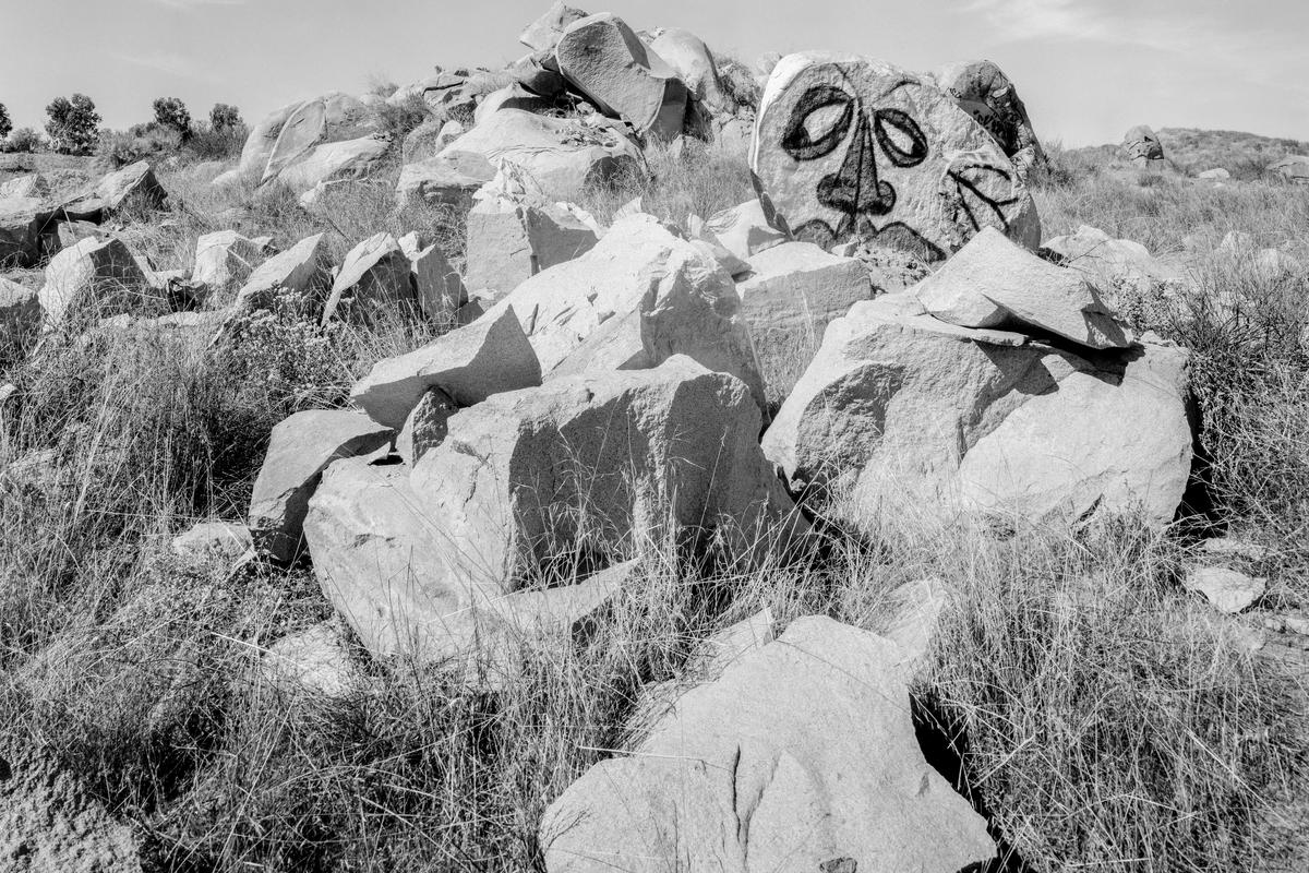 USA. ARIZONA. Road side art North of Phoenix on the road to Payson. 1994.