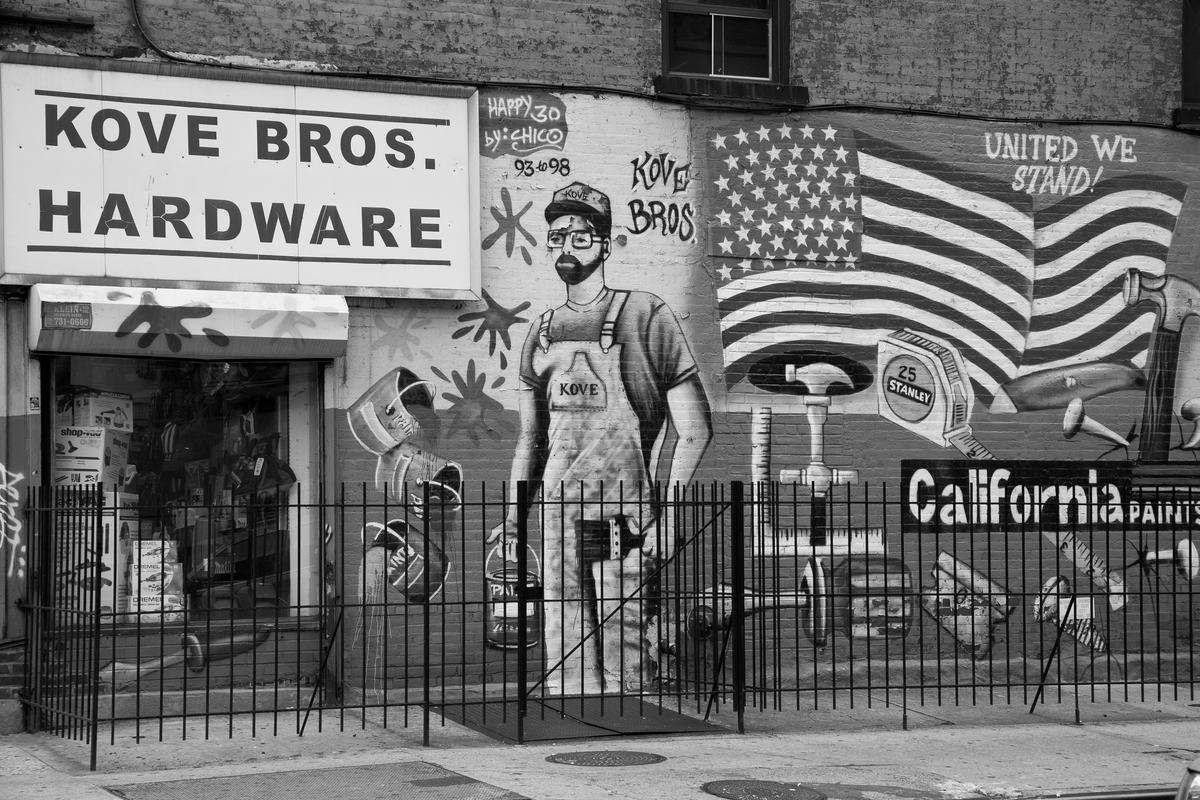 USA. NEW YORK. Hardware store downtown Manhattan. 2007.