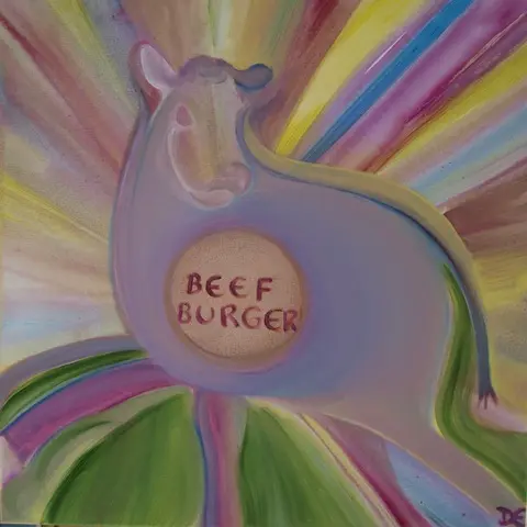 Paentiad lliwgar o fuwch wedi'i hamgylchynu gan enfys. Ar fola'r fuwch mae cylch brown gyda'r geiriau 'beef burger'.